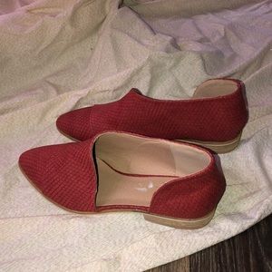 Red swan d'orsay flat